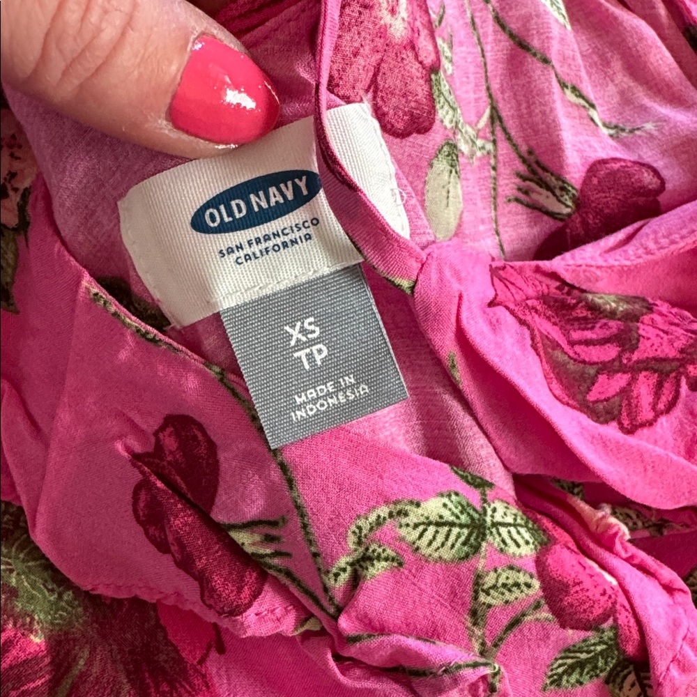 Size small top lot - Picture 6 of 10